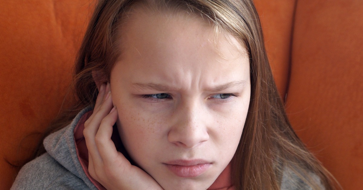 Teenager with jaw pain