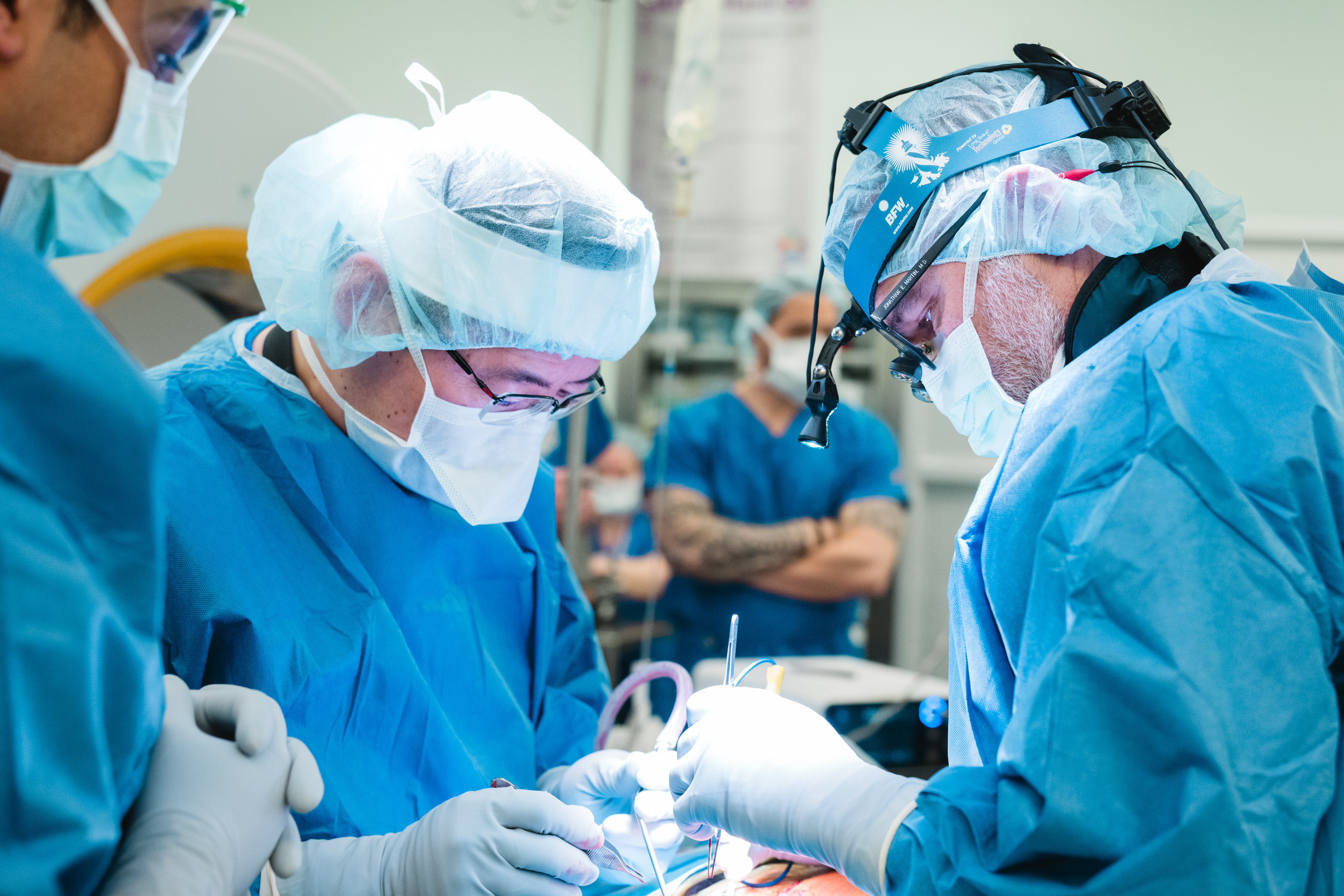 Drs. Lee and Martin in the operating room