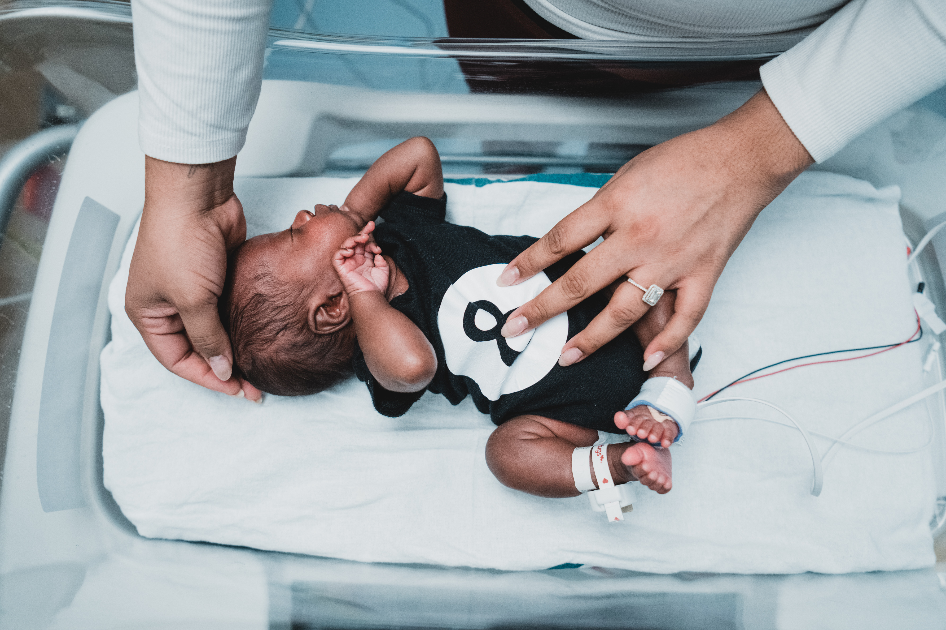 A patient family in NICU 6