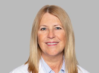 Headshot of Beth Cross