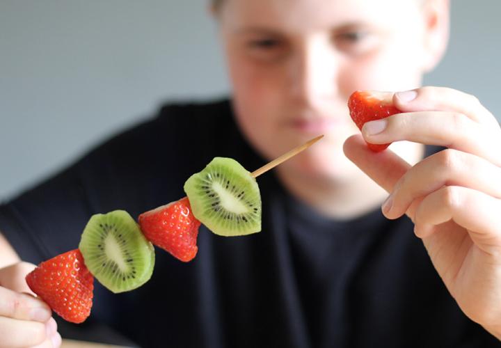 Strawberry and kiwi kebab