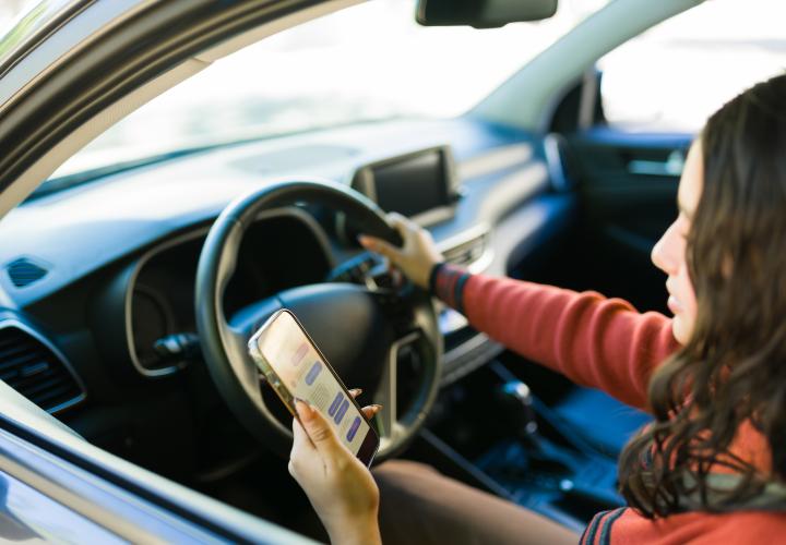 Teen texting while driving