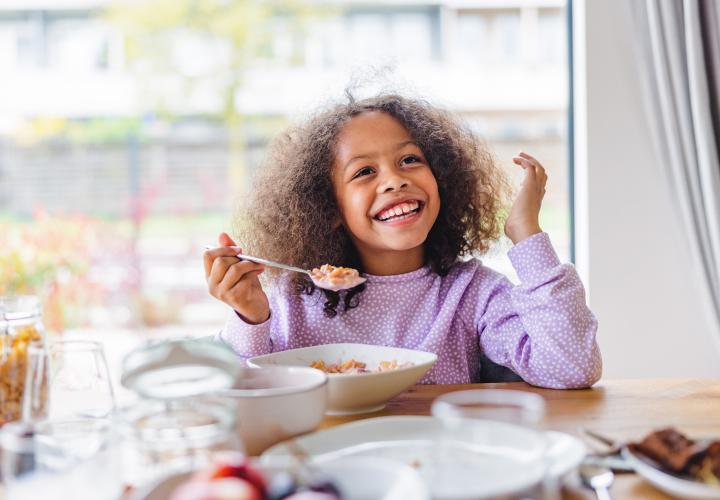 Child eating cereal 