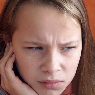 Teenager with jaw pain