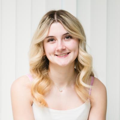 A cardiology patient is examined in clinic.