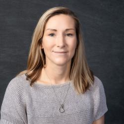 Ear, nose and throat doctor Kristen Honsinger headshot